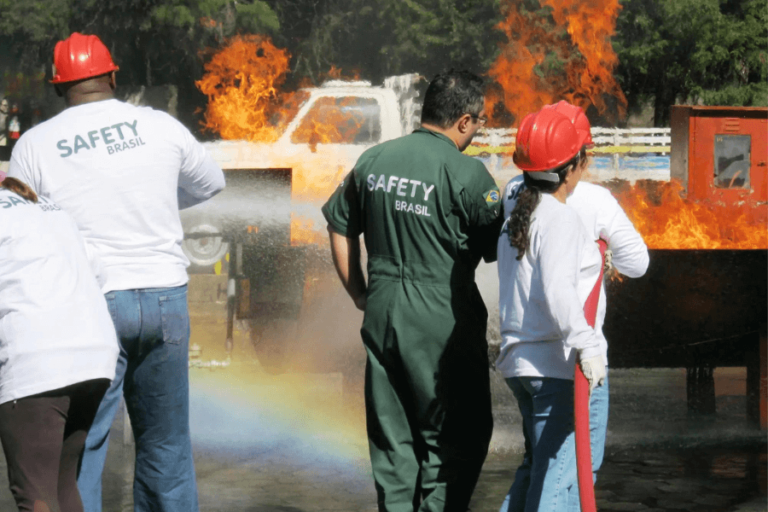 A Import\u00e2ncia do Treinamento de Preven\u00e7\u00e3o Contra Inc\u00eandios - Safety Brasil